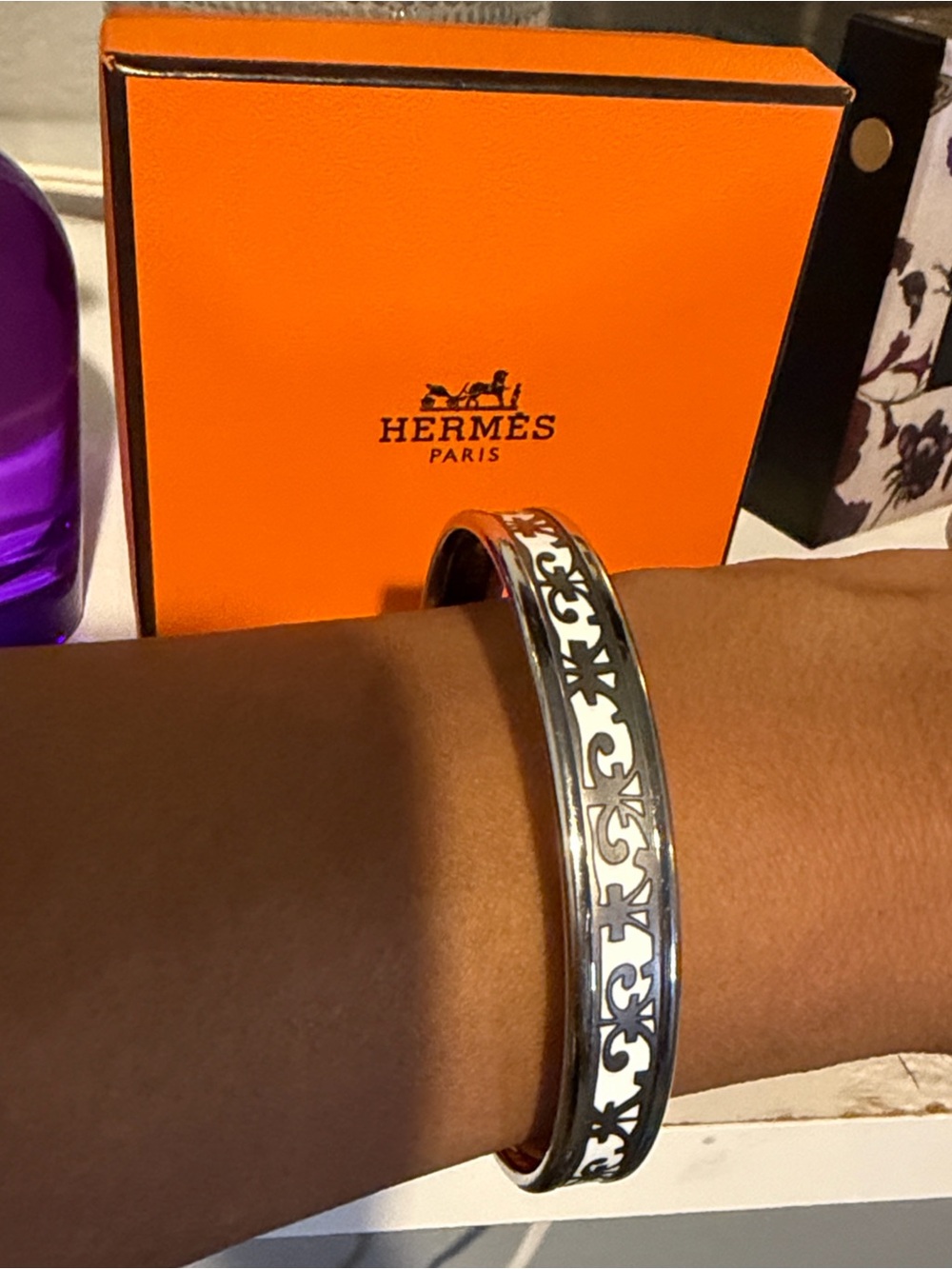 Hermès White and Silver Patterned Enamel Bangle
